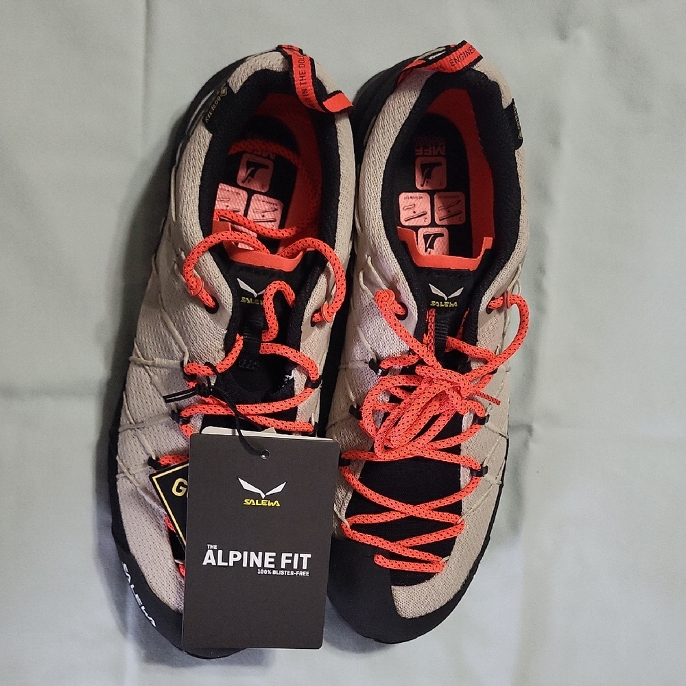 Salewa Womens Size 9 Alpine Fit Hiking Shoes Womens Size 9 Gore-Tex